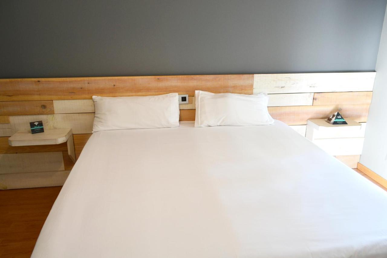Hotel Alda Estacion Виго Екстериор снимка